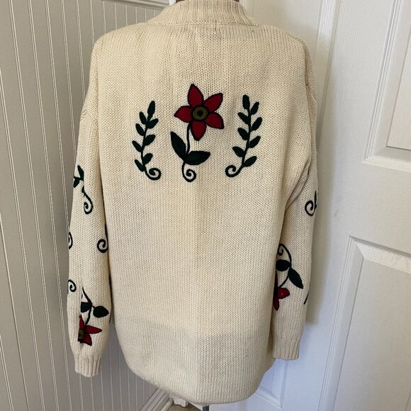 VINTAGE BRITISH OFF WHITE 100% WOOL APPLIQUED SWEATER - Picture 3 of 10